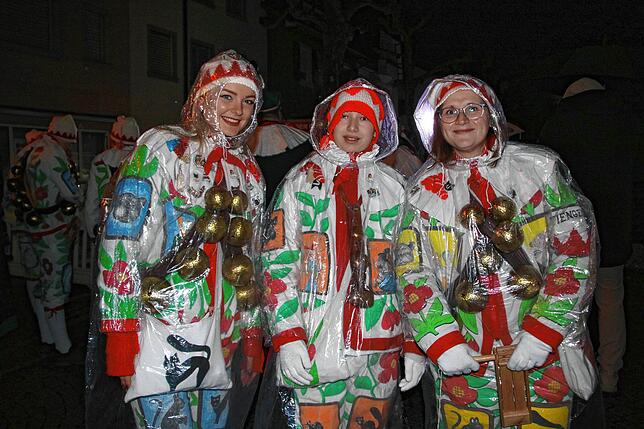 Bild 1: Fasnacht 2025: So lebendig war der Wecken in Tiengen am Schnutzigen Donnerstag - Die besten Bilder!