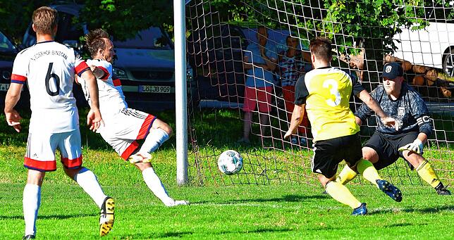 Bild 15: SV Eichsel dreht binnen drei Minuten das Spiel im Rothaus-Bezirkspokal zum 4:3-Sieg bei der SG Niederhof-Binzgen &ndash; und wir haben Bilder!