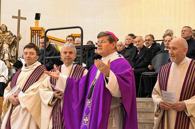 Bild 12: Die schönsten Bilder der Feier der Altarweihe in der Kirche St. Oswald in Stockach (Teil 1)