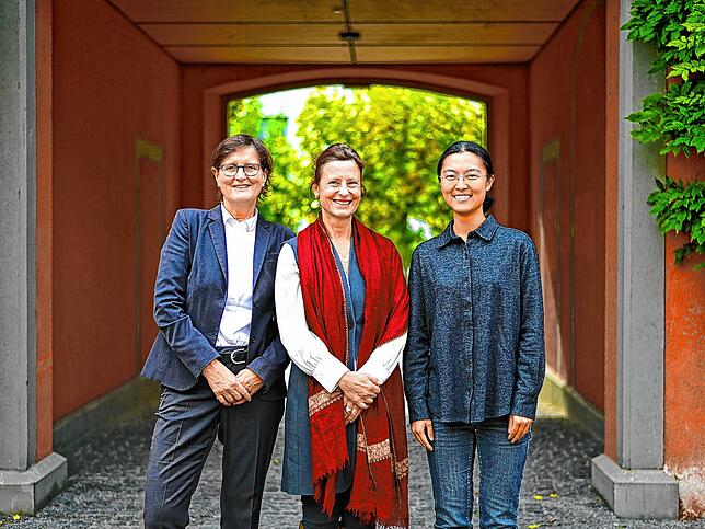 Das Team des China-Kompetenzzentrum Bodensee (von links): Dr. Helena Obendiek, Prof. Dr. Gabriele Thelen, Dr. Yinchun Bai