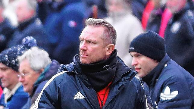 Trainer Ronny Warnick und der SC Gottmadingen-Bietingen müssen eine unnötige 1:2-Niederlage gegen den SV Denkingen quittieren.