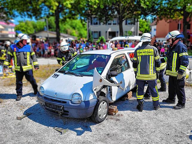 Bild 25: Alle Bilder von der Schauübung mit vielen Besuchern (Teil 1)