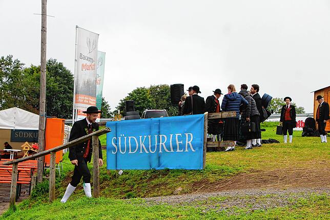 Bild 1: Bilder vom 12. Strohskulpturen-Wettbewerb in Verbindung mit dem 25. Kürbismarkt