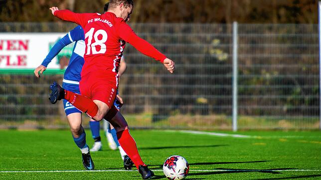 Matchwinner: Mathias Wehrle &ndash; hier ein Archivbild &ndash; rettete dem FC Wallbach dank seines Treffers zum 2:1 einen glücklichen ...