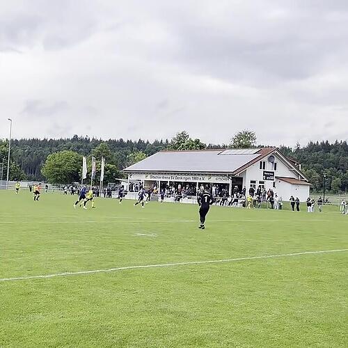 In der 60. Spielminute fehlen dem SVD wieder nur Zentimeter zum 5:1