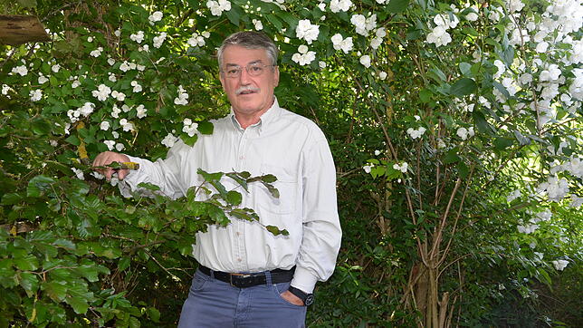 Manfred Kraft aus Marbach leitet das von der Landesregierung geförderte Projekt „Blühender Naturpark“. Bild: Stefan Simon