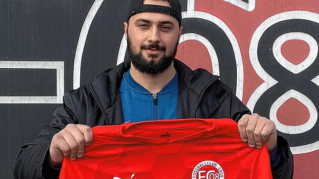Zweiter Anlauf: Jason Cerimi wechselt nun doch zum FC 08 Bad Säckingen, nachdem er sich im Sommer kurzfristig für den FSV Rheinfelden ...