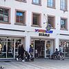 Noch sind die Ladentüren der Geschäfte, so wie hier beim Intersport Stähle, dauerhaft geöffnet. Laut einer neuen Verordnung der ...