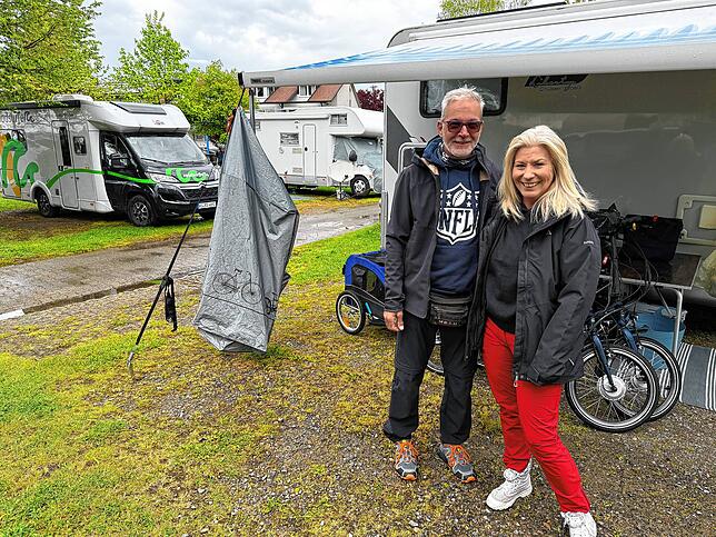 Volker und Bianca Wendel aus Gummersbach gefällt es auf dem CAP-Rotach Campingplatz, es sei super zum Laufen und zum Radfahren, ...