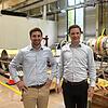 Die nächste Generation rückt in die Verantwortung: KPG-Geschäftsführer Dominik und Manuel Ebi in der Generatorenhalle.