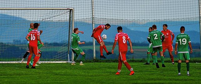 Bild 6: SV Herten siegt mit 4:3 beim FC Schlüchttal &ndash; und wir haben Bilder!