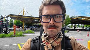 SÜDKURIER-Reporter Jann-Luca Künßberg ist am Autobahnzoll in Konstanz. Hier herrscht am Vormittag freie Fahrt.