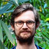 „Für Schmetterlinge, die als Falter überwintern, kann ein warmer Winter grobe Folgen haben“, sagt Jarid Zimmermann, ...