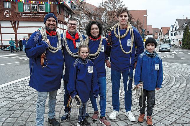 Bild 9: Bilder vom Einschnellen der Narrengesellschaft Hennenschlitter in Immenstaad