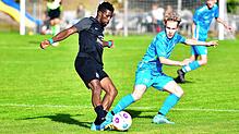 Doppeltreffer: Buba Ceesay &ndash; hier links auf dem Archivbild &ndash; hatte beim 3:0-Sieg seiner Elf beim SV Herten nach 13 Minuten ...