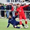 Große Kulisse und heißes Derby: Tomas Masek (rechts) will mit dem FC Tiengen 08 das Derby um den Einzug ins Bezirkspokal-Finale gegen ...