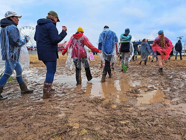 Bild 2: Dauerregen auf dem Southside 2024 - Unsere besten Matsch-Bilder!