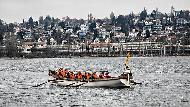 Bild 26: Mit purer Muskelkraft zur Mainau
