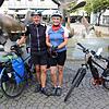 Joachim und Ulrike Blatter fahren mit dem Rad nach Sarajevo, der Partnerstadt Friedrichshafens. Unser Bild zeigt das Ehepaar beim ...