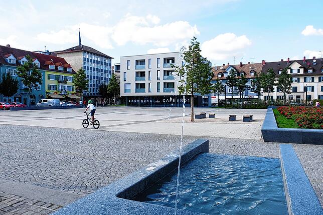 Bild 3: Wie trügerisch ist diese Idylle? Anwohner des Herz-Jesu-Platzes beklagen sich über Müll, Lärm und Vandalismus