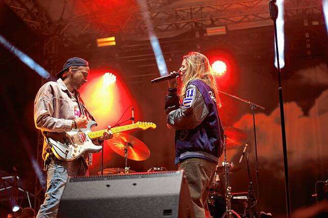 Bild 35: Campus Festival 2024 - Bilder von Juli, Juju und ihren Fans
