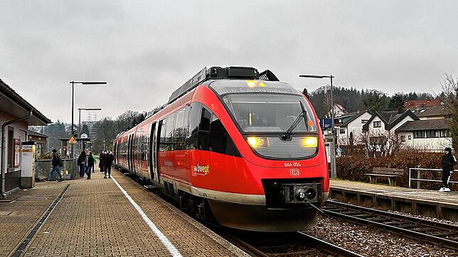 Durch den Ausbau der Elektrifizierung der Hochrheinbahn wird es in Laufenburg viele Baustellen geben. Unter anderem auch im Bereich des ...