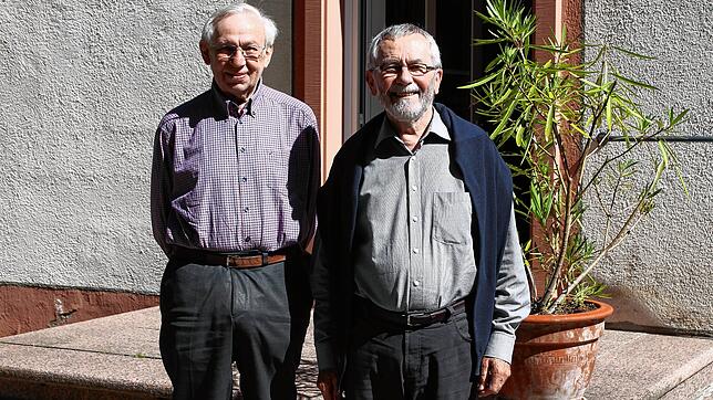 Pater Wolfgang Bauer (links) und Pater Josef Singer nehmen Abschied.