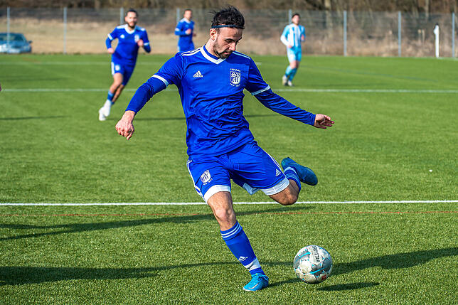 Doppelschlag: Francesco Lo Presti stellte für den SV BW Murg mit zwei frühen Toren die Weichen zum 5:1-Sieg beim VfR Horheim-Schwerzen.
