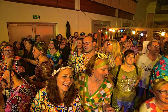 Bild 24: Papi's Pumpels: schrille Party im 70er Jahre-Look