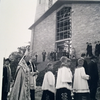 Glockenweihe in St. Johann in Kommingen mit Weihbischof Otto Steinwachs.