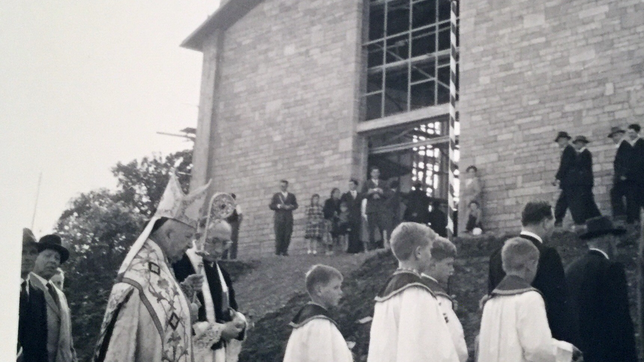 Glockenweihe in St. Johann in Kommingen mit Weihbischof Otto Steinwachs.