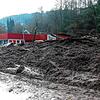 Eine enorme Menge Erdreich hat sich am 15. Januar 2019 auf das Areal eines Supermarktes am Stadtrand von Schramberg ergossen.