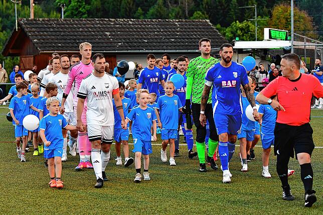 Bild 4: FC Wehr siegt 5:1 im historischen Pokalduell bei der SpVgg Brennet-Öflingen – und wir haben Fotos!