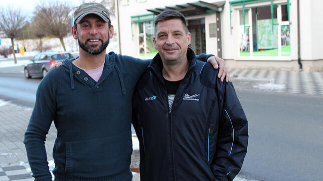 Jugendleiter José Vazquez (links) und Mike Jegg aus dem TTC-Vorstandsteam haben sich der Jugendarbeit verschworen. Bild: Reiner Baltzer