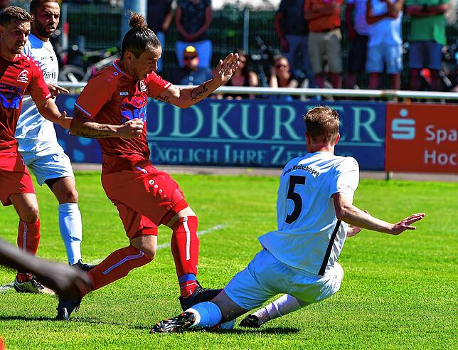 Bild 17: SC Lauchringen steigt nach 0:3 gegen Spvgg. Wutöschingen in die Kreisliga B ab &ndash; wir haben Bilder!