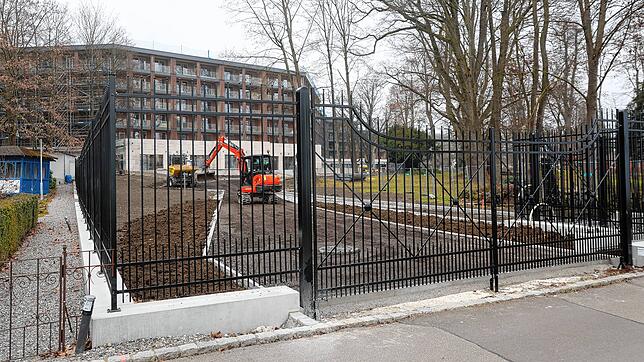 Auf dem Büdingen-Areal werden im Februar 2025 Wege angelegt. Die Fraktion von FGL/Grüne hat eine Neubewertung des Bodenrichtwerts für ...