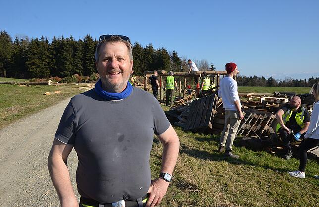 Bild 33: Erste Eindrücke vom Funken-Aufbau auf der Markdorfer Panzerwiese – Sehen Sie die ersten Schritte!