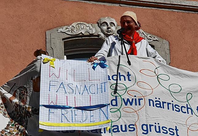 Der Krieg in der Ukraine überschattete auch die Fasnacht in der Region. Waldshut-Tiengens OB Philipp Frank nutzte die ...