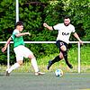 Luca Arceri (rechts) setzt sich in dieser Szene gegen Luca Beraldi von der DJK Villingen. Der Torjäger vom SV Geisingen ist ganz klar ...