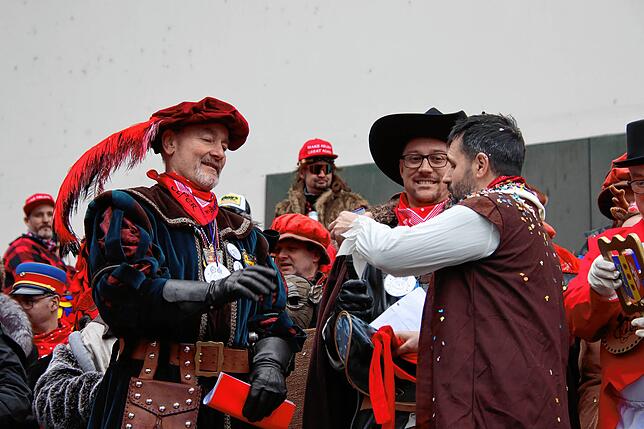 Bild 18: Fasnacht in Rielasingen: Schmotziger Fasnachtstag in bunten Bildern erleben