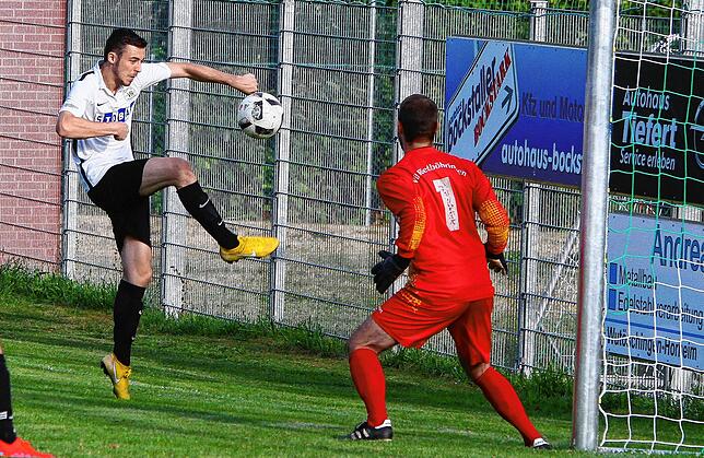 Zum Nachbarn: Jannis Pietzke (links) wechselt vom VfR Horheim-Schwerzen zur Spvgg. Wutöschingen.