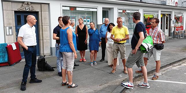 Stadtverwaltung und Geschäftsleute treffen sich auf Initiative der Wirtschaftsförderung am Gebhardsplatz/Moltkestraße und diskutierten ...