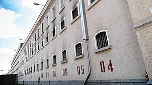 Nach Betrugsvorwürfen der österreichischen Justiz ist der Schauspieler Jimi Blue Ochsenknecht noch immer per Gefangenentransport durch ...