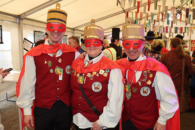 Bild 23: Seenarrentreffen Möggingen: Tausende feiern trotz Regen beim Festumzug!