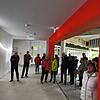 Der neue gestaltete Eingangsbereich des Gesundheitscampus: Der rote Rahmen erhält noch gläserne, automatische Schiebetüren.