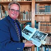 Stadtarchivar Jürgen Klöckler blickt in die Konstanzer Geschichte zurück. Die historischen Fotografien wurden auch in dem Buch „Zwischen ...