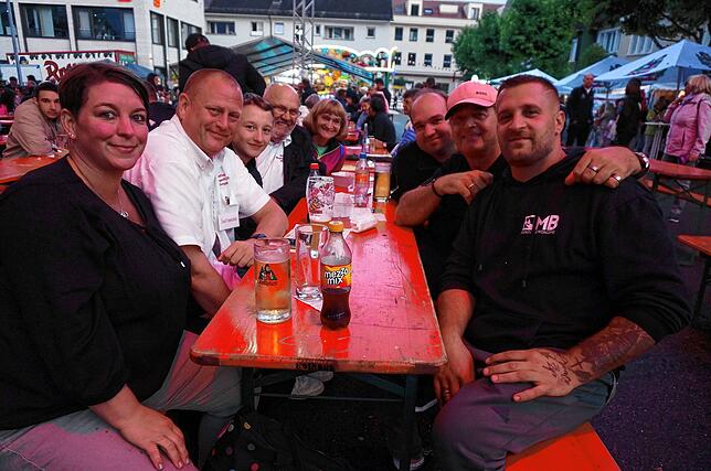 Bild 5: Stadtmusik Tiengen spielt zum Abschluss des Schwyzertags: Das sind die Bilder