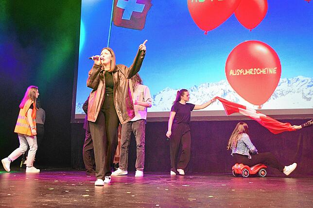 Bild 30: Narrenspiegel der Poppele 2024: Die Bilder aus der Stadthalle Singen