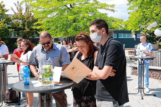 Bild 5: Abschlussfeier in drei Akten auf dem Campus der Gemeinschaftsschule Mönchweiler &ndash; in Bildern