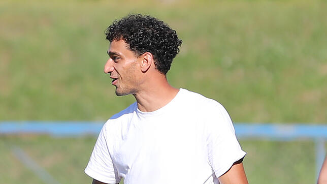 Adel Grimm, Trainer des SC Konstanz-Wollmatingen, hatte allen Grund fröhlich zu sein. Seine Mannschaft besiegte den FC Bad Dürrheim klar.